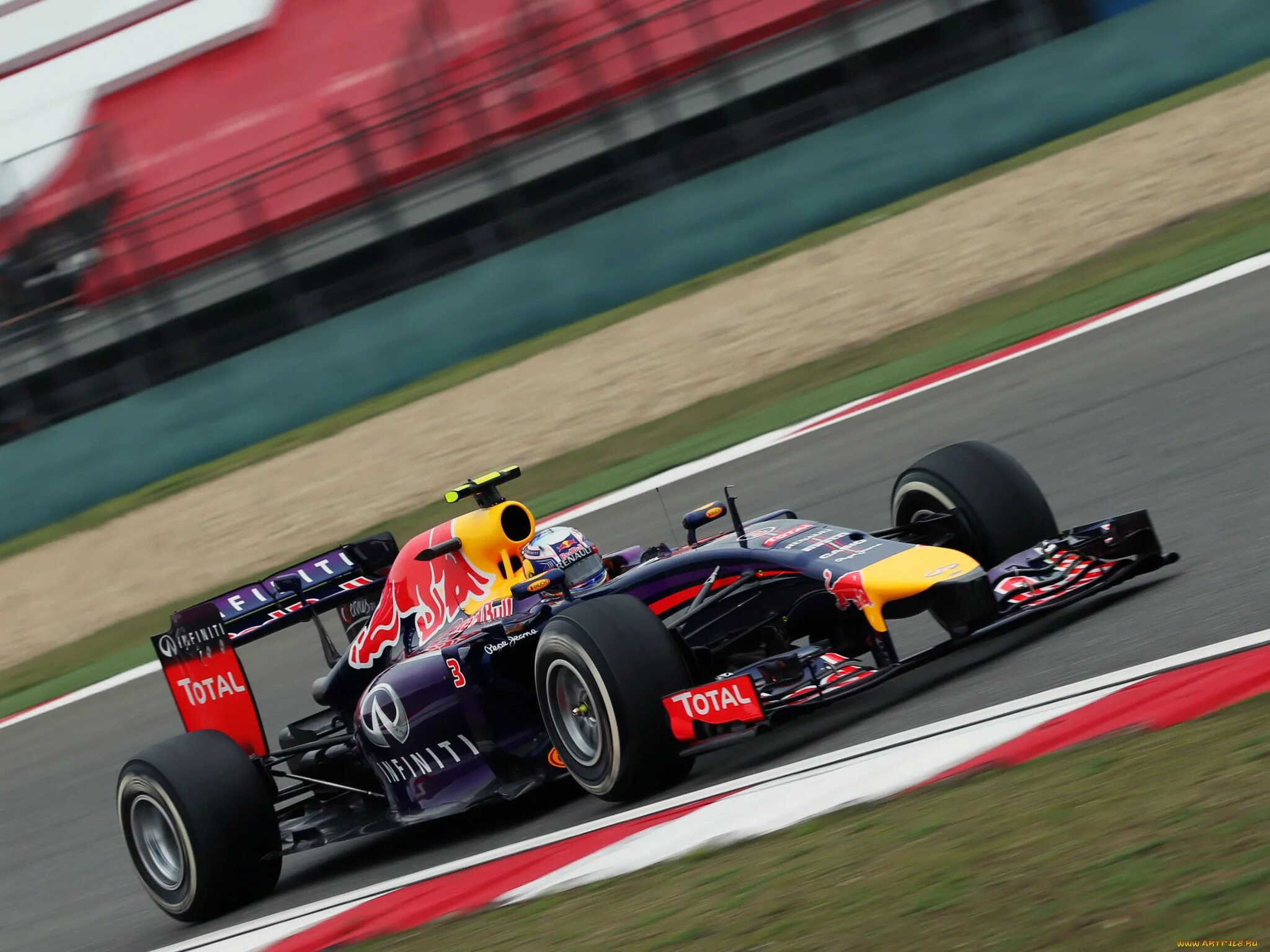 Скорость автомобилей формулы 1. Rb10 f1. F1 2014 Red bull. Red bull rb10. Red bull rb10 Vettel.