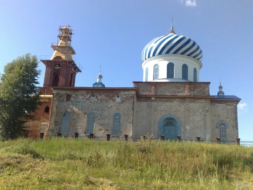 Рп бирск. Церковь Михаила Архангела Бирск. Михаило-Архангельская Церковь Бирск. Свято-Троицкий собор (Бирск). Церковь Бирский район.