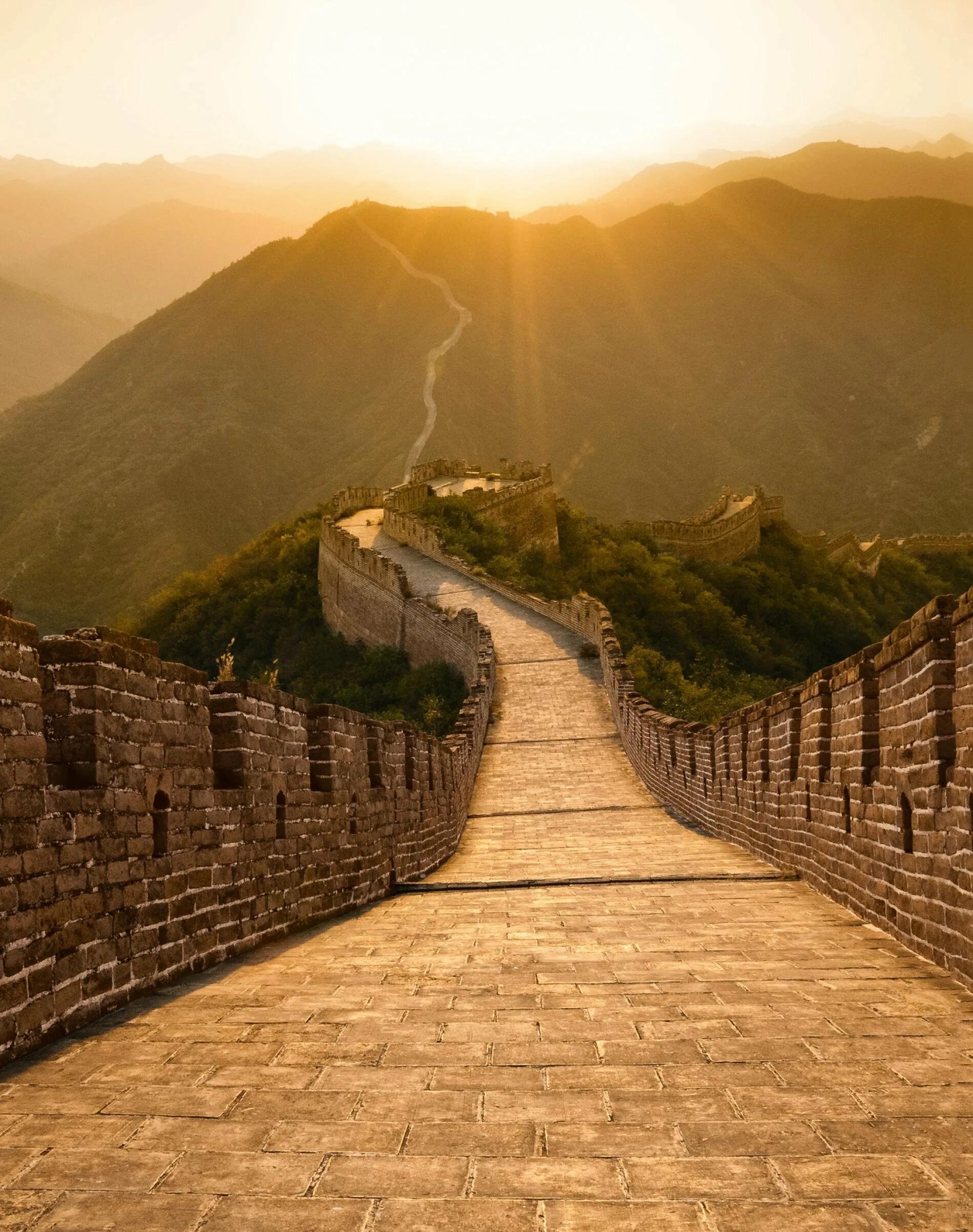 Длина китайской стены от края до края. Великая китайская стена цинхай. Великая китайска Ятена. Виликаякитацская стена. Велиаая китайская стен.