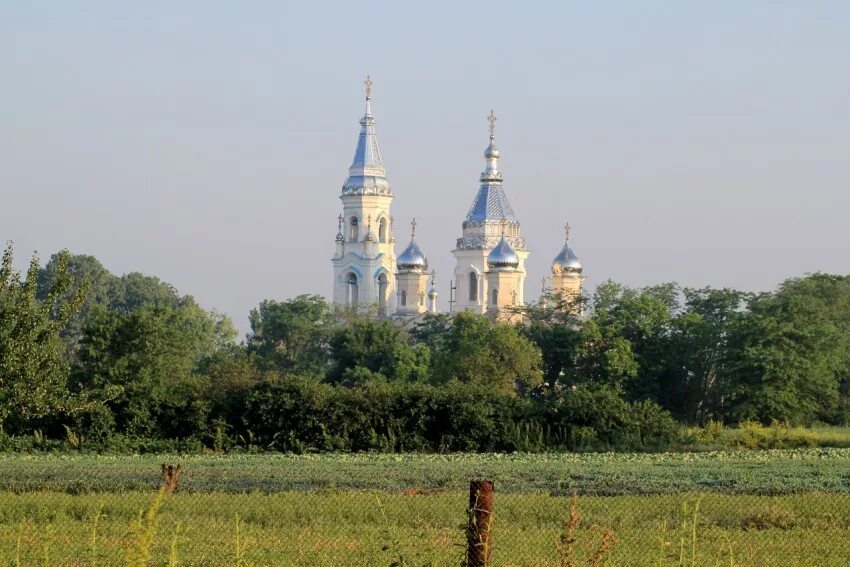 Погода ставропольский край село красногвардейское на неделю. Храм Николая Чудотворца в Дмитриевском. Дмитриевская Ставропольский край храм. Храм Николая Чудотворца в Дмитриевском Ставропольского края. Село Дмитриевское Красногвардейский район Ставропольский край.