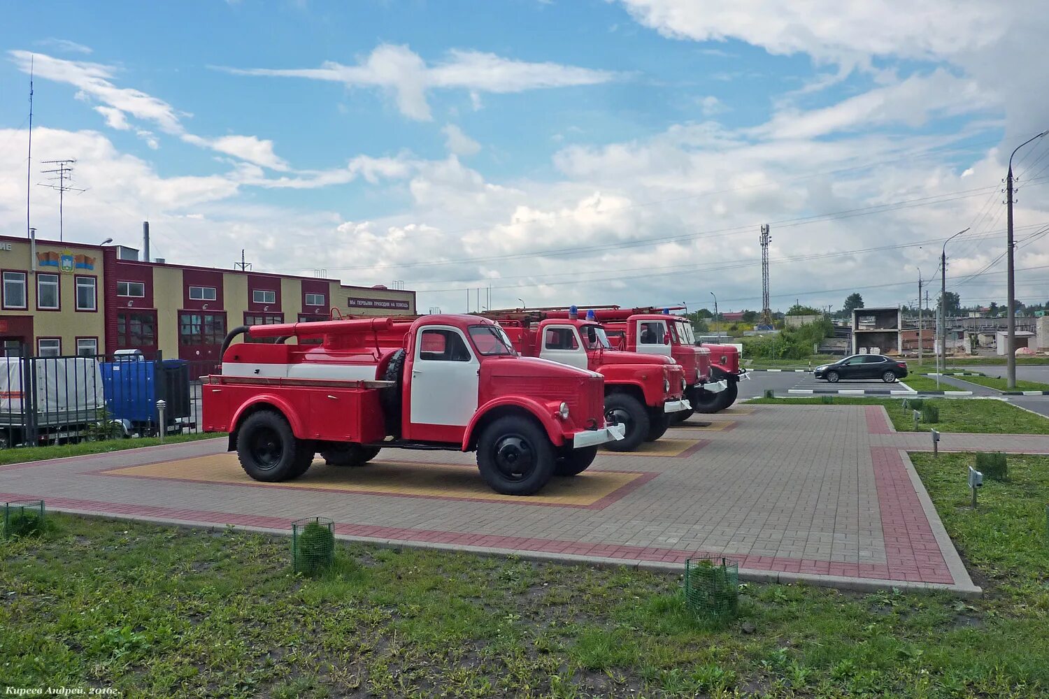 Размещение пожарных депо. Пожарное депо красная Пахра. Комплекс пожарного депо Пойковский. Задние пожарного депо Киржач. Пожарная машина Красноярск депо 1.