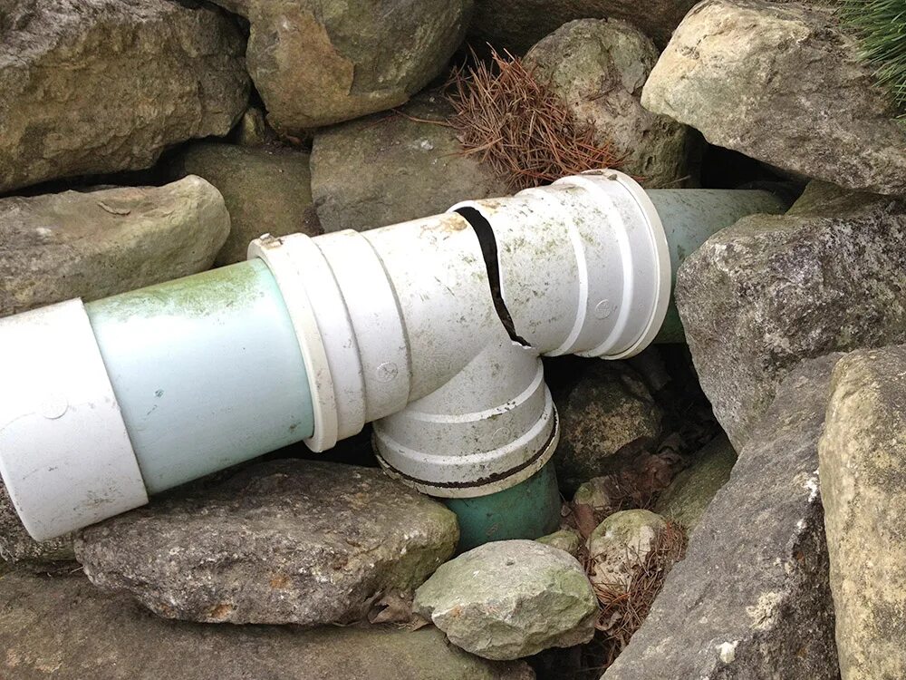 пайп пс 4. труба с краном вектор. Broken pipe. Breaking pipe.