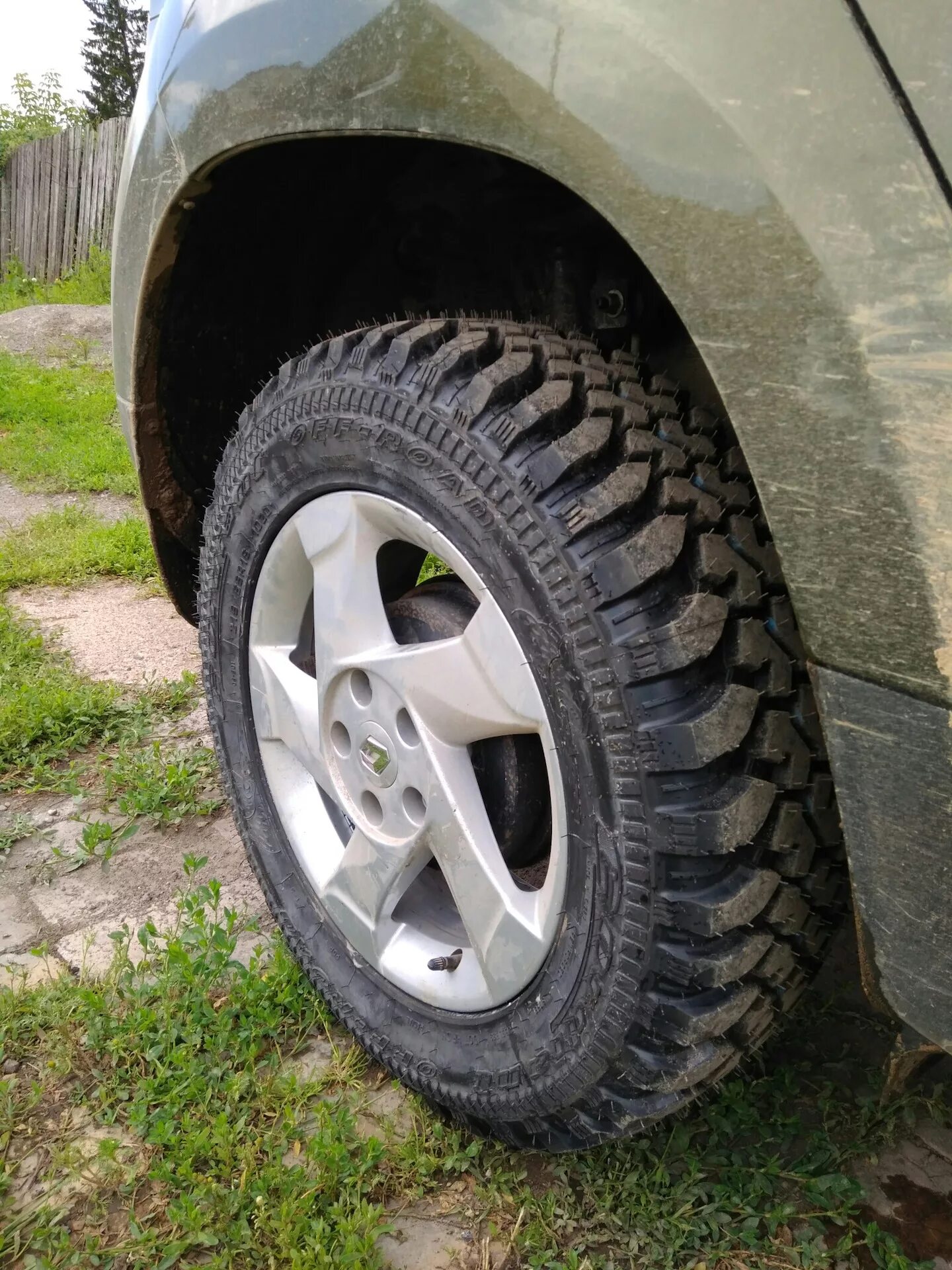 Колеса Рено Дастер at 225/70 r16. Шины для Рено Дастер 215/65 16. 215/70 R16 на Рено Дастер. Резина АТ 215/65 r16. Шины дастер 4х4 купить