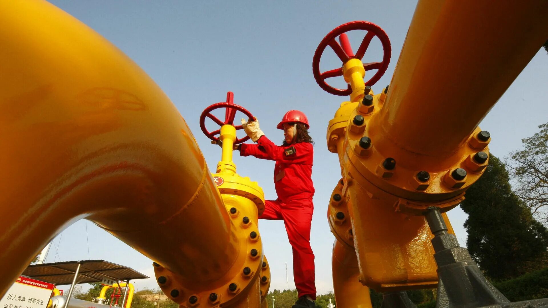 Нефть и газ в китае. Нефть и газ в китае. Нефтяная промышленность китая. Нефть и газ в китае. Добыча газа в китае.
