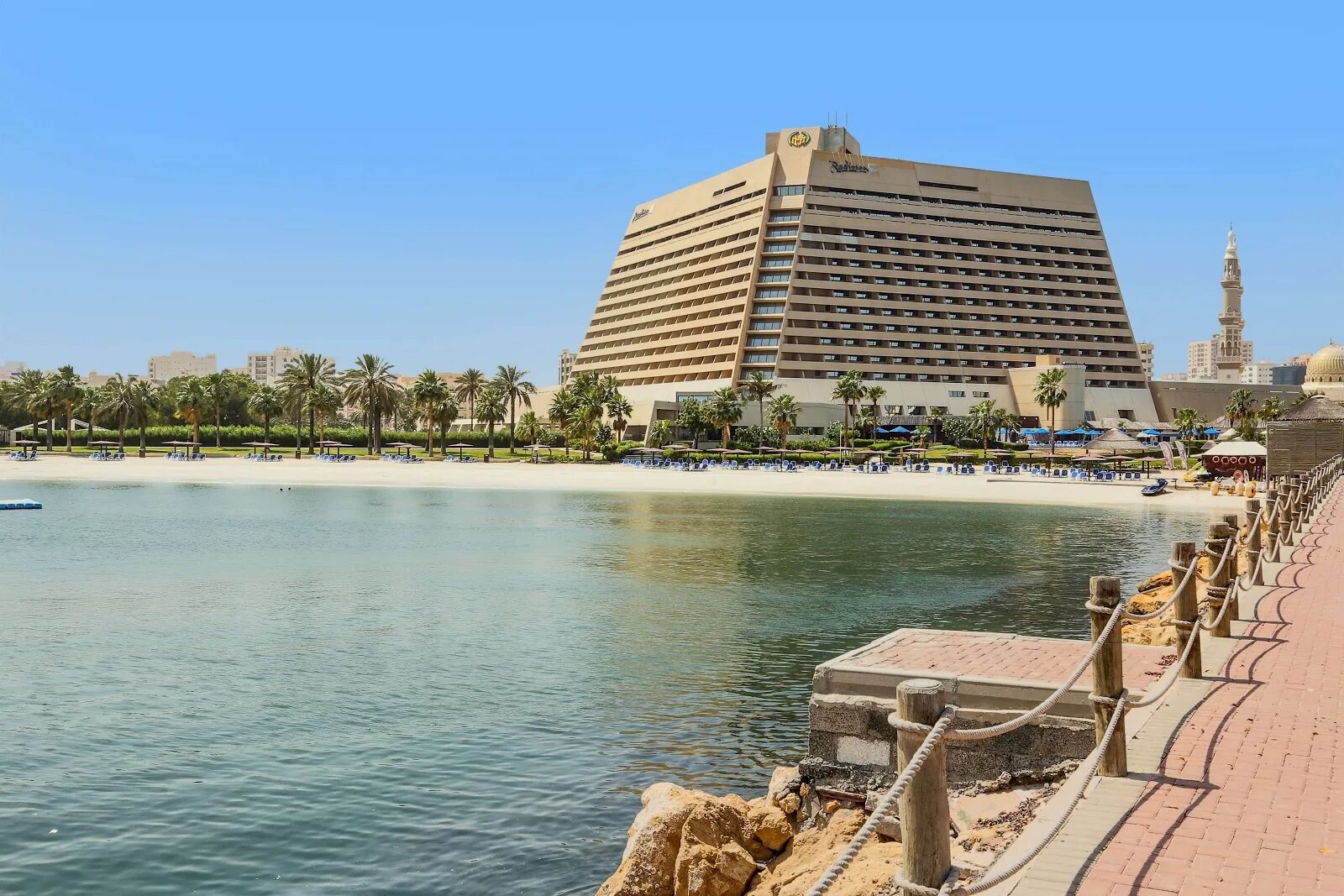 Radisson blu resort 5 оаэ