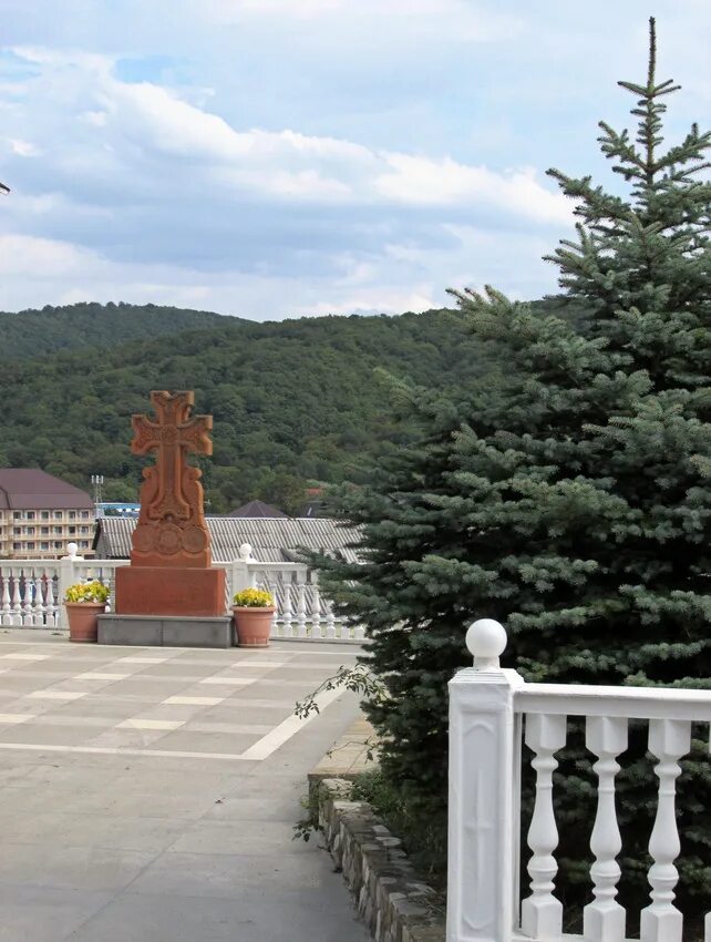 Погода в новомихайловское ставропольский край. Церковь Николая Чудотворца Новомихайловский. Армянская Церковь Новомихайловский. Храм в Новомихайловском Туапсинского района. Никольская Церковь Новомихайловский.