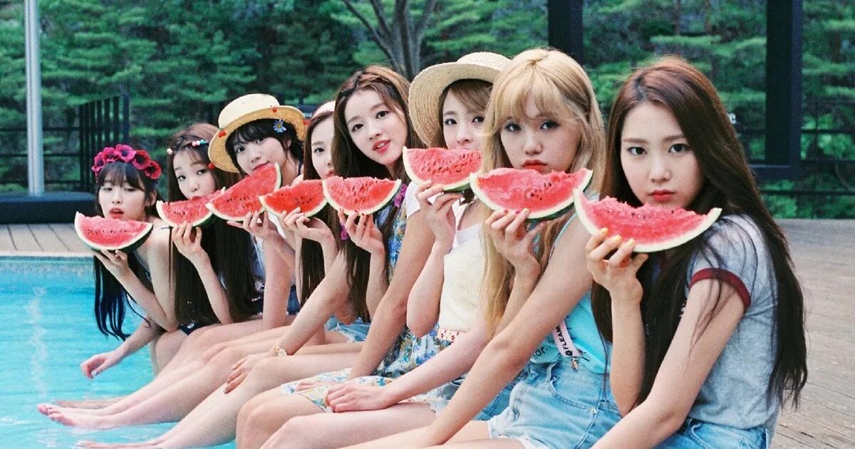 Oh my lots of. Группа Oh my girl. Азиатская вечеринка. Японские девочки групповое. Азиатская вечеринка кпоп.