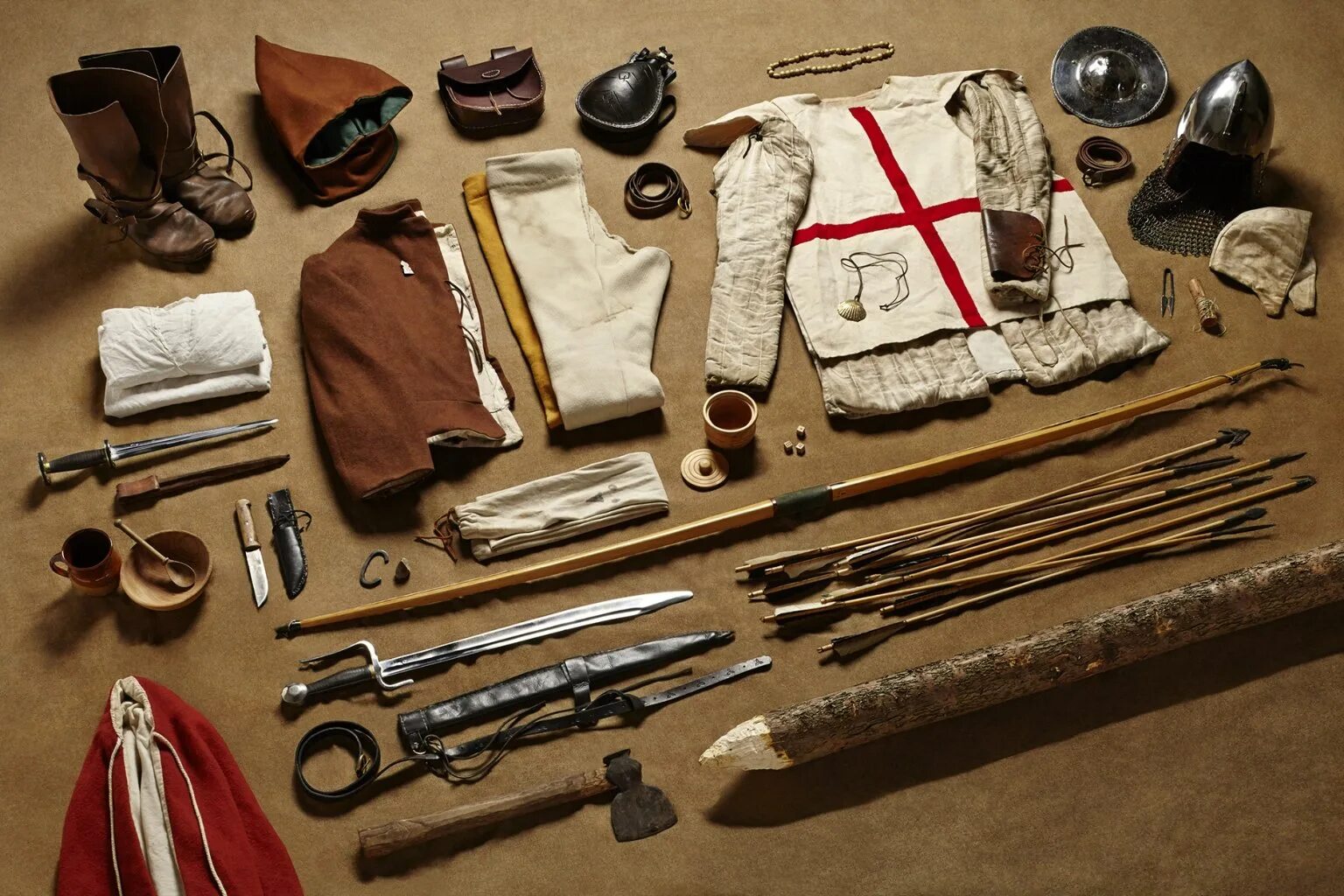 Исторические вещи. Военные атрибуты. Походное снаряжение солдата. Средневековые вещи. Старинное снаряжение.