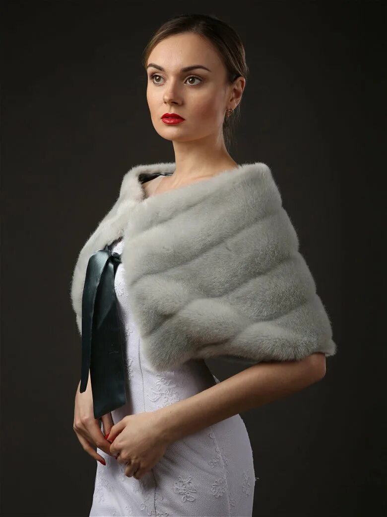 Пелерина из меха. Пелерина из меха. Меховая пелерина. Меховая накидка женская. Меховая накидка для невесты.