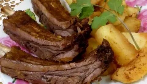 Свиные ребрышки с картошкой в рукаве