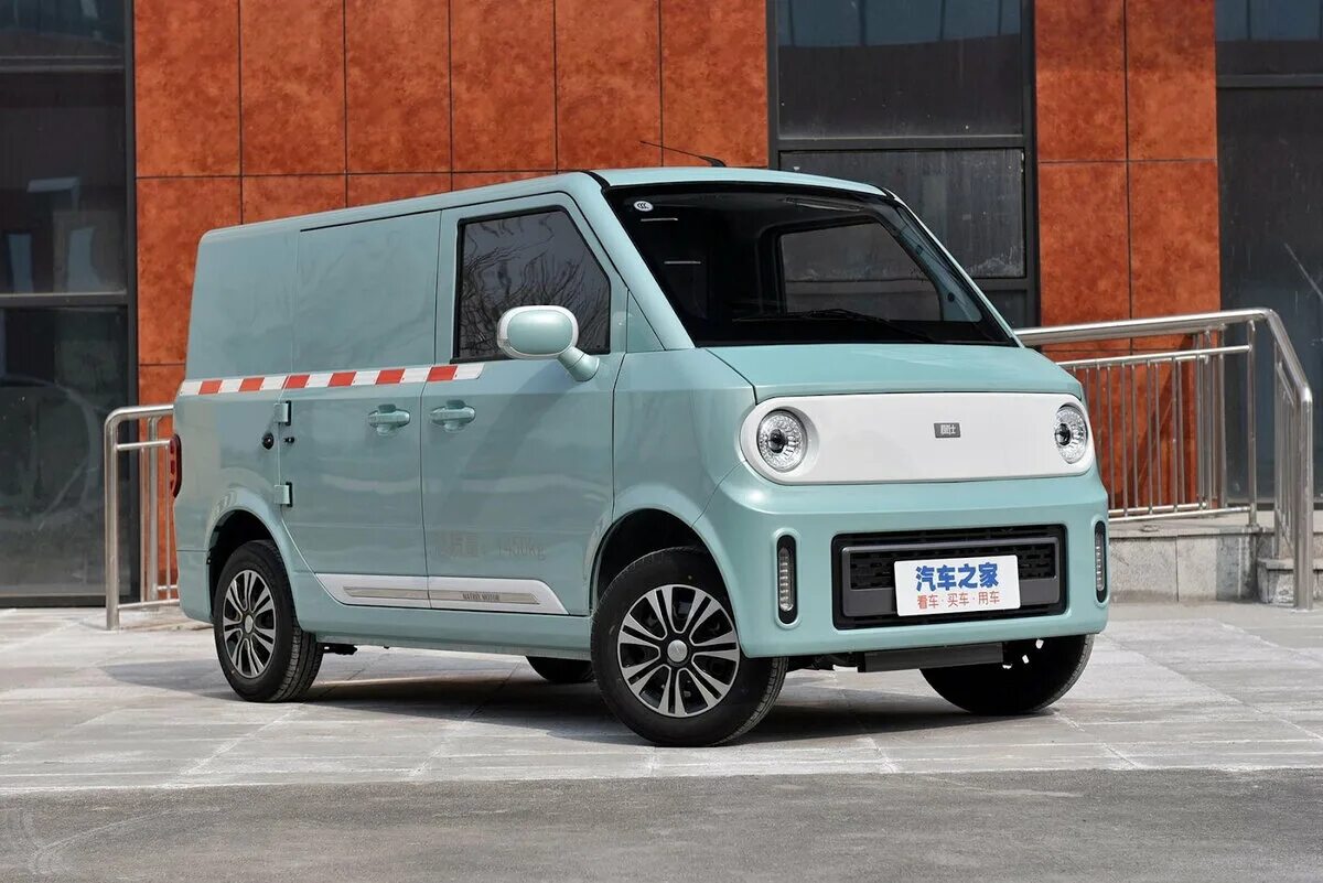 File:Nissan NV200 rear  Wikipedia