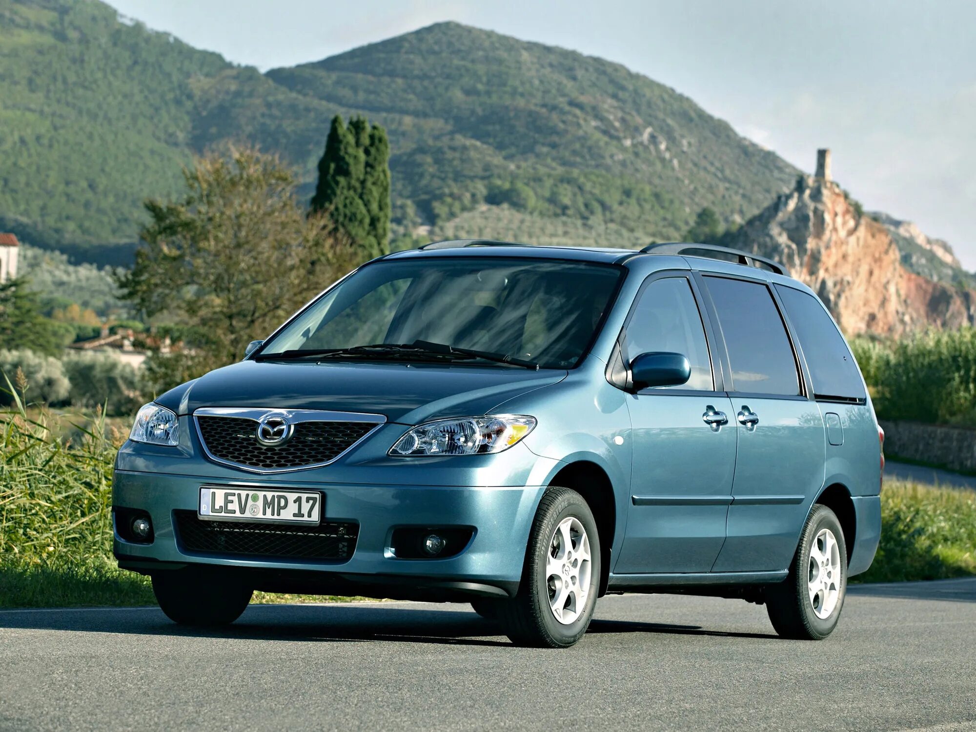 Мазда мпв поколения. Mazda MPV 2002. Mazda MPV 2. Mazda MPV 2003. Мазда МПВ 2006.