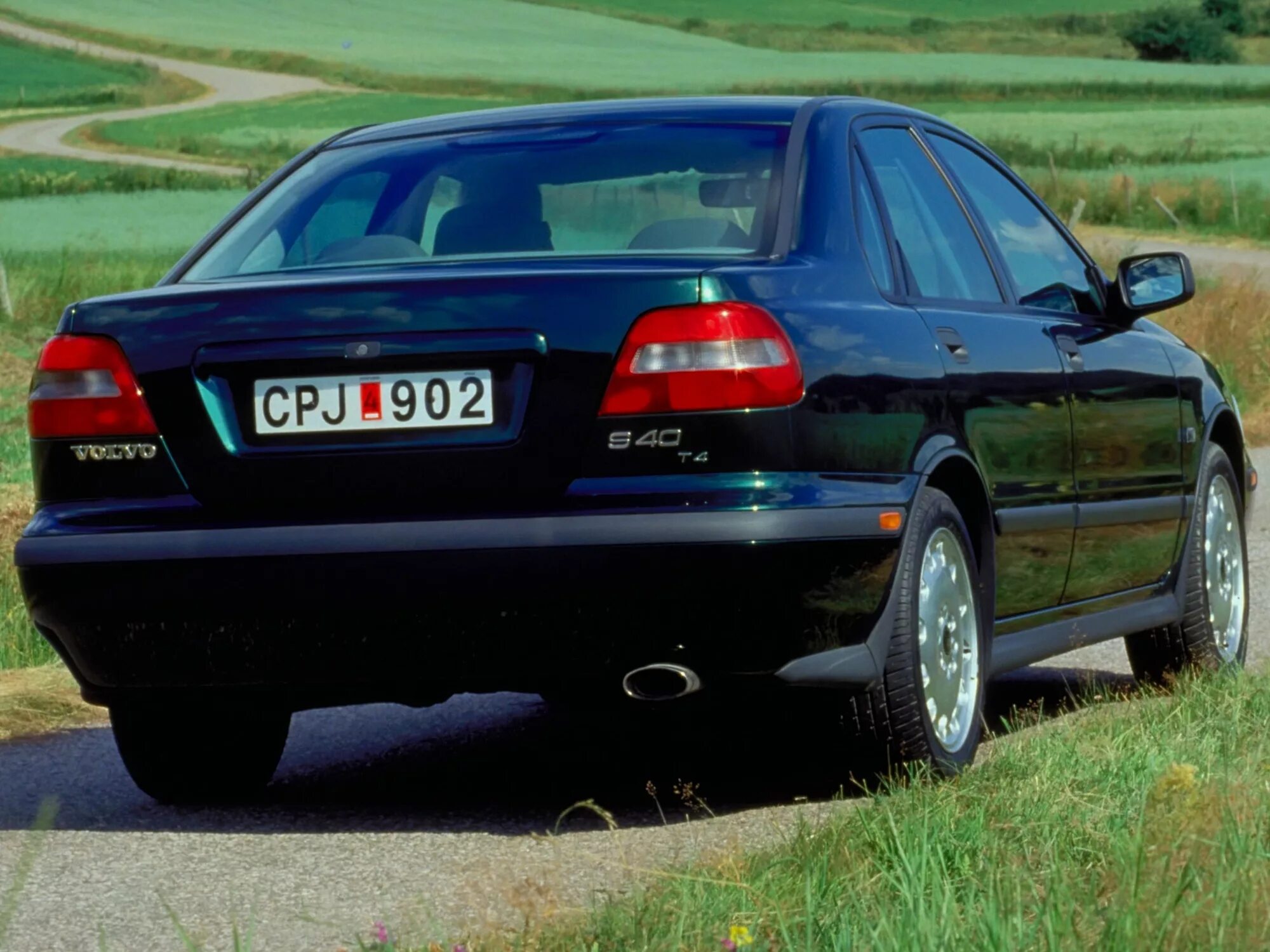 вольво s40 2000 года. Volvo s40 1995. Volvo s40 i. Volvo s40 1. вольво с 40 1 поколение.