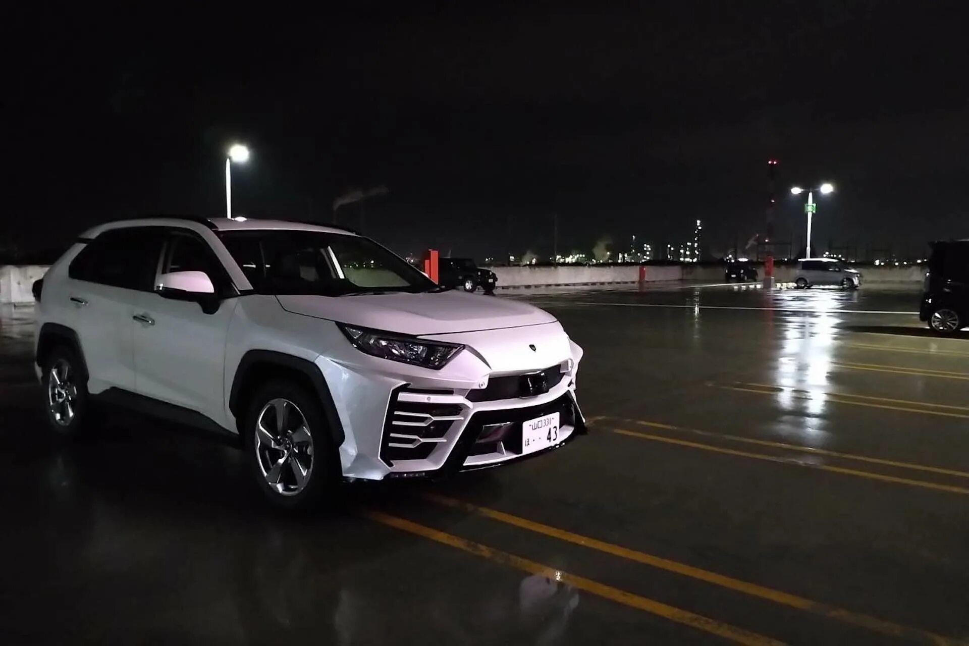 Тюнинг 2020 года. Toyota rav4 Urus. Тойота рав 4 Урус. Toyota rav4 обвес Urus. Toyota rav4 xa50.