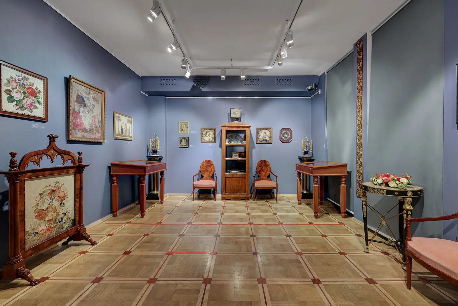 Государственная третьяковская галерея москва. Ночь музеев екатеринбург. Ли в музее. Ночь музеев москва. Московский государственный музей внутри.