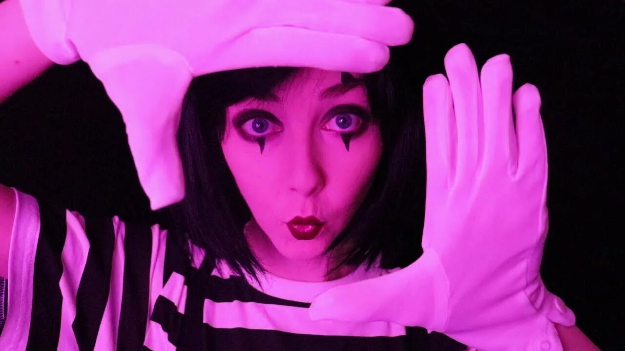 Mime cosplay. Косплей MIME. Latte ASMR Instagram.