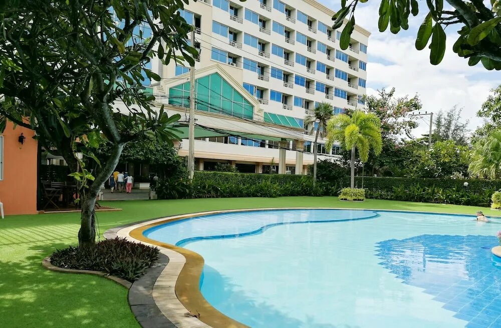 Grand jomtien palace 3*. Jomtien garden hotel resort паттайя. Джомтьен тани отель паттайя. Ремонт джомтьен. Оливе трее паттайя отель.