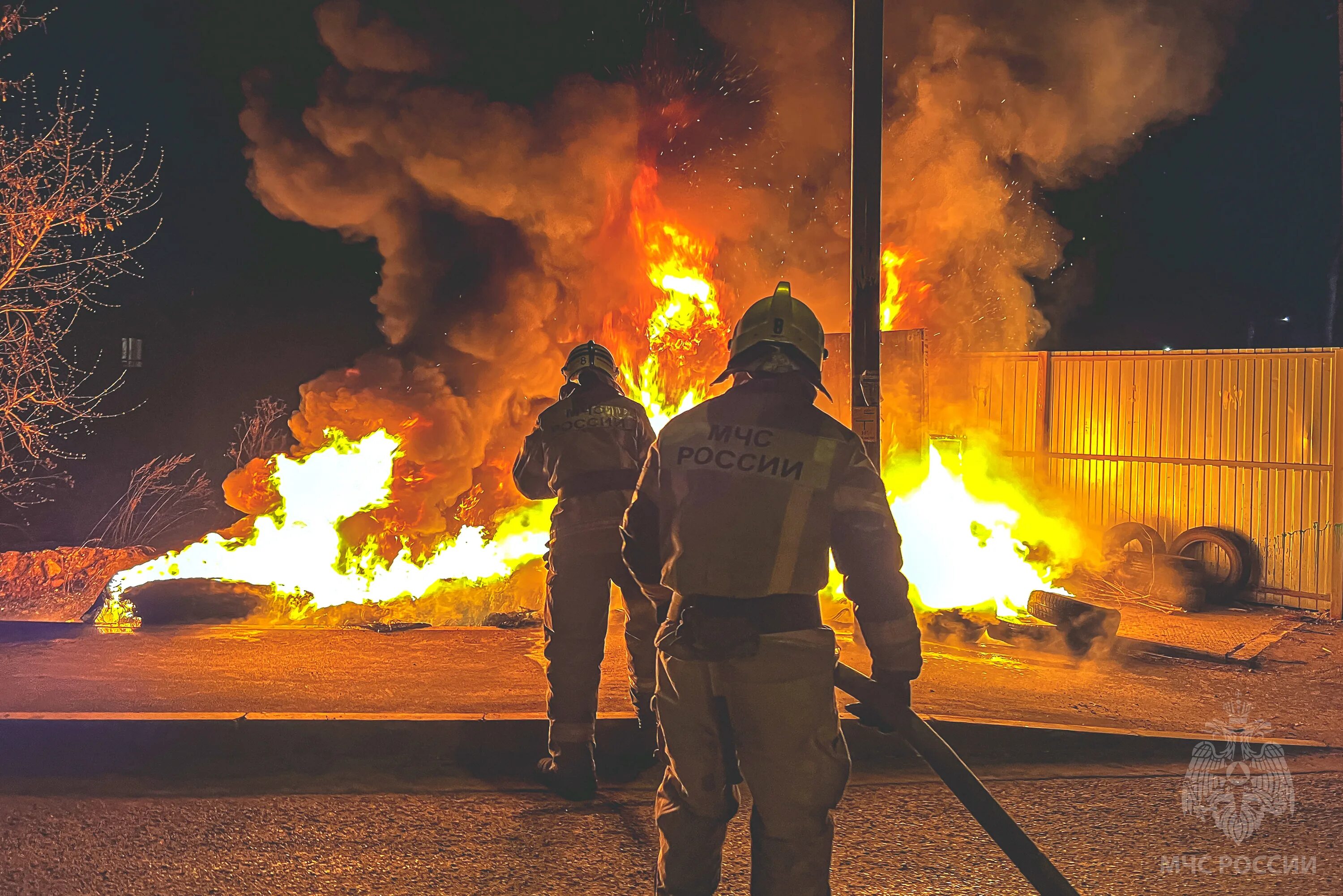 Высочайший пожар. Пожарная опасность в лесу. Лесные пожары в алтайском крае. В селе юксеево пожар кочевский район пермский край. Пожары в лесах.