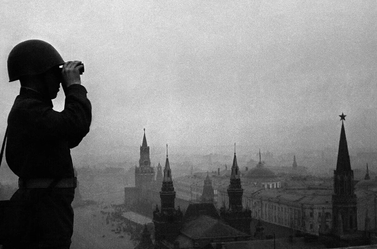 Москва военное время. Оборона Кремля 1941. Кремль Москва 1941. Москва 1941 год фото Кремль.