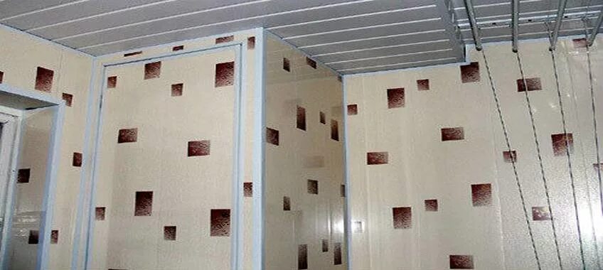 Панель 6 метров. Пластиковые панели квадратные. Квадратные пластиковые панели для стен. Монтаж пластиковых панелей на стены. Гибкие панели для стен в ванной.