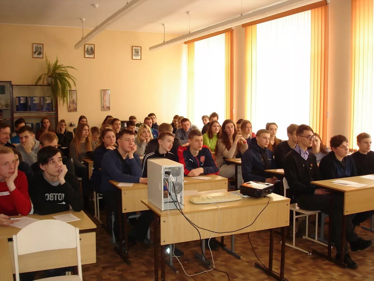 Школа 3 светлогорск беларусь. Школа города светлогорска. Светлогорская средняя школа учитель. Школа города светлогорска. Школа 3 светлогорск беларусь.