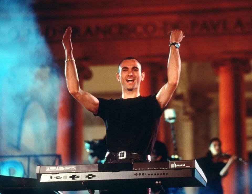 Miles dreamland. Robert Miles. DJ Robert Miles. Robert Miles фото.