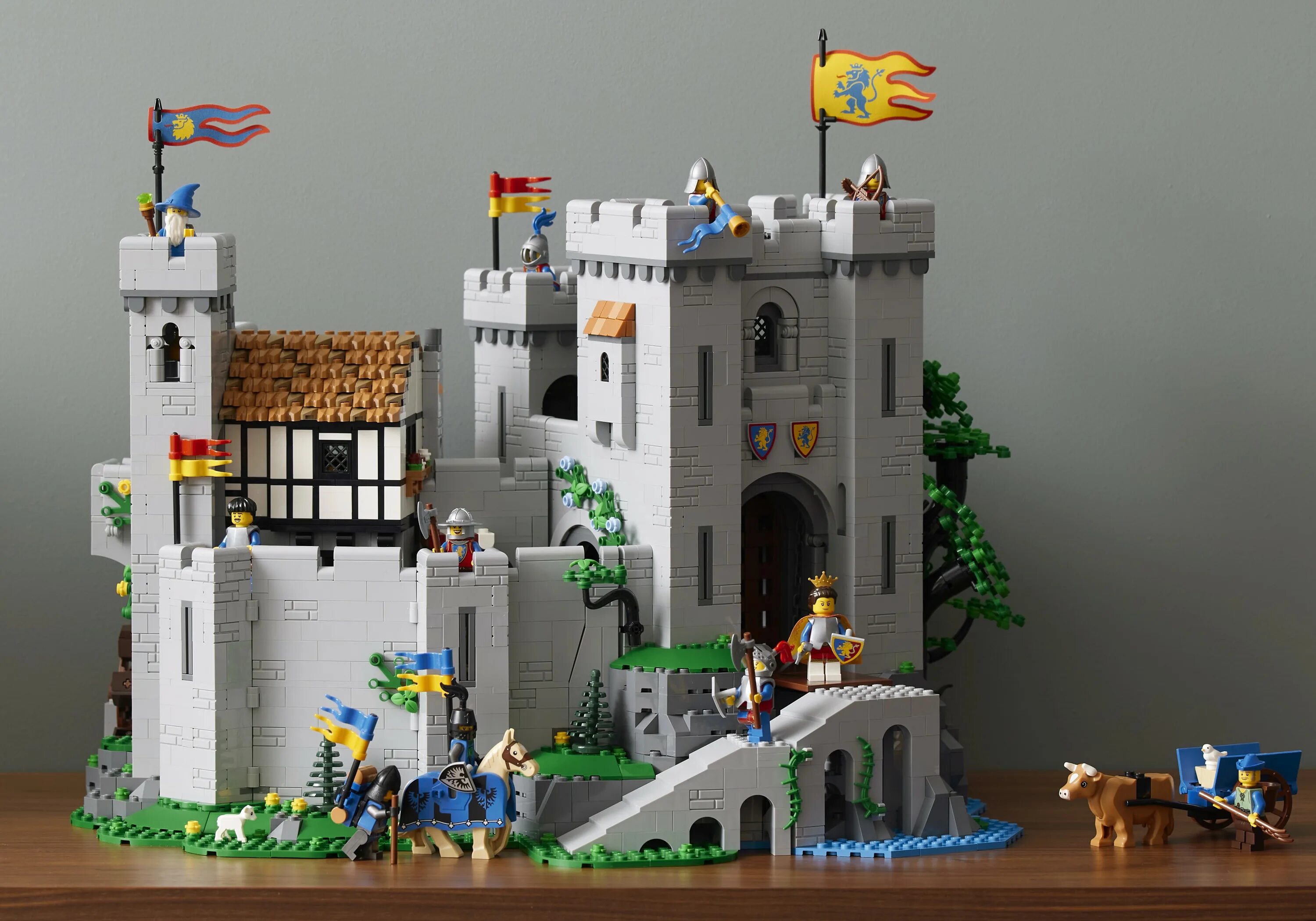 Конструктор reobrix 11001. Lego castle 10305. Lego замок 2022. Лего рыцари кастл. Lego замок 2022.