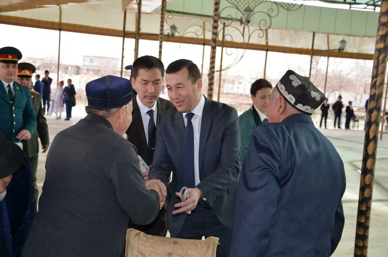 Город мангит каракалпакстан. Пагода мангит. Река амударья. Погода мангит амударья. Мангит город.