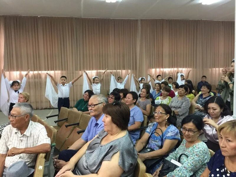 Ики-бурульское рмо республики калмыкия. Ики бурульская школа. Парк бумба ики-бурул. Ики-бурульский район ики бурул. Дом в республике калмыкия ики бурул.