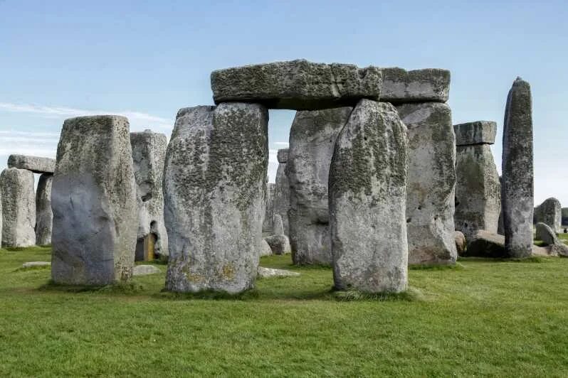 Building stonehenge егэ. Стоунхендж. стоунхендж из сала. when the stonehenge was built. лондон камень для дома.