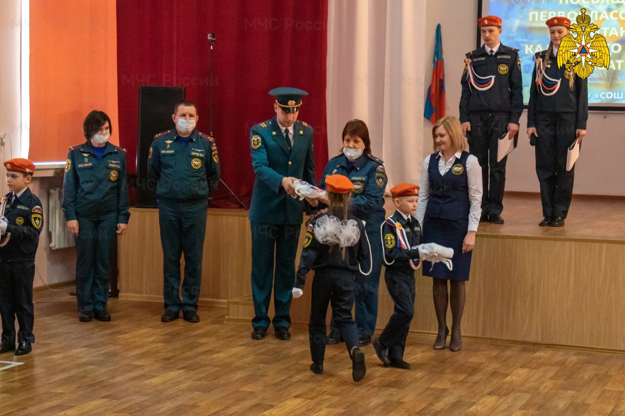Посвящение в кадеты 5 класс. Кадеты мчс барнаул. посвящение в кадеты 5 класс мчс. кадетская школа мчс барнаул. кадеты класс спасатель.