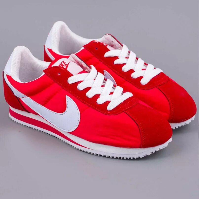 Кроссовки nike red. Кеды найк Кортес красные. Кроссовки найк Кортес красные. Адидас Cortez. Найк Кортез красно синие.