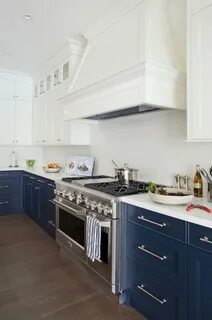 Синяя кухня белый верх
