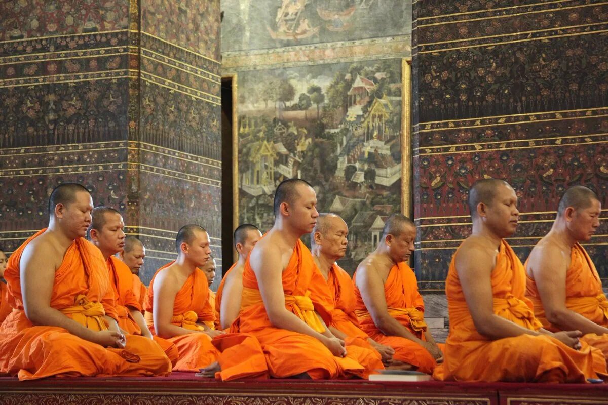 Сангха буддизм. Буддисты Тхеравада. Будда дхарма Сангха. Сангха община.