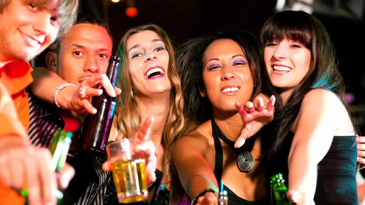 Тусовки с друзьями. С днем корпоратива. Вечеринка в ресторане. Вечеринка алкоголь. Вечеринка пьянка.