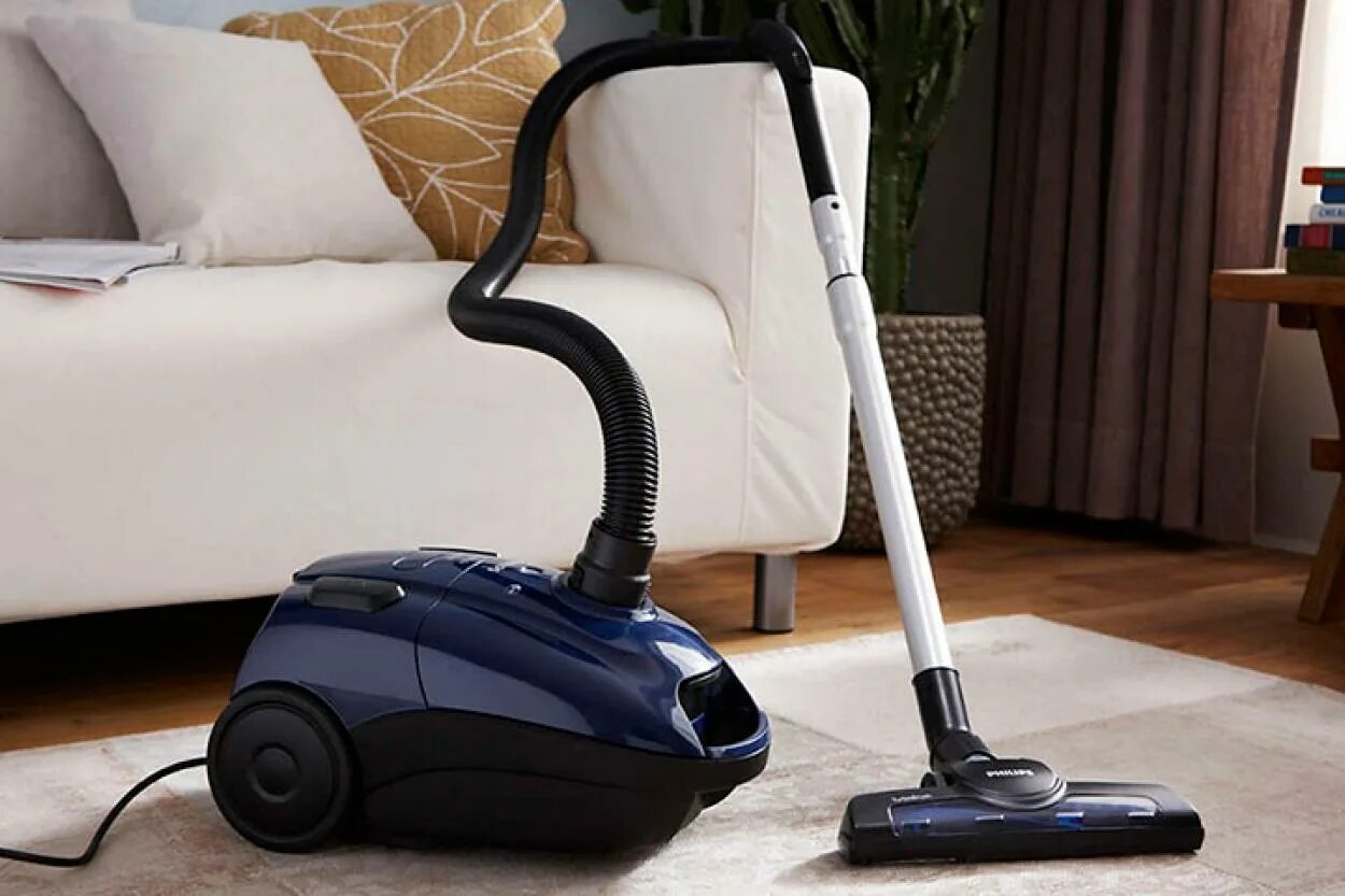 Какой пылесос удобнее. Пылесос philips powerlife 1800w. мешок для пылесоса. пылесос с контейнером для пыли. лучший пылесос с контейнером для пыли.