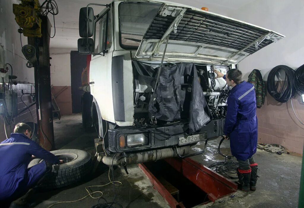 ремонт кабины маз. комбинированная покраска кабины маз. техническое обслуживание грузового маз. ремонт маз своими руками. плавающая кабина маз 5516.