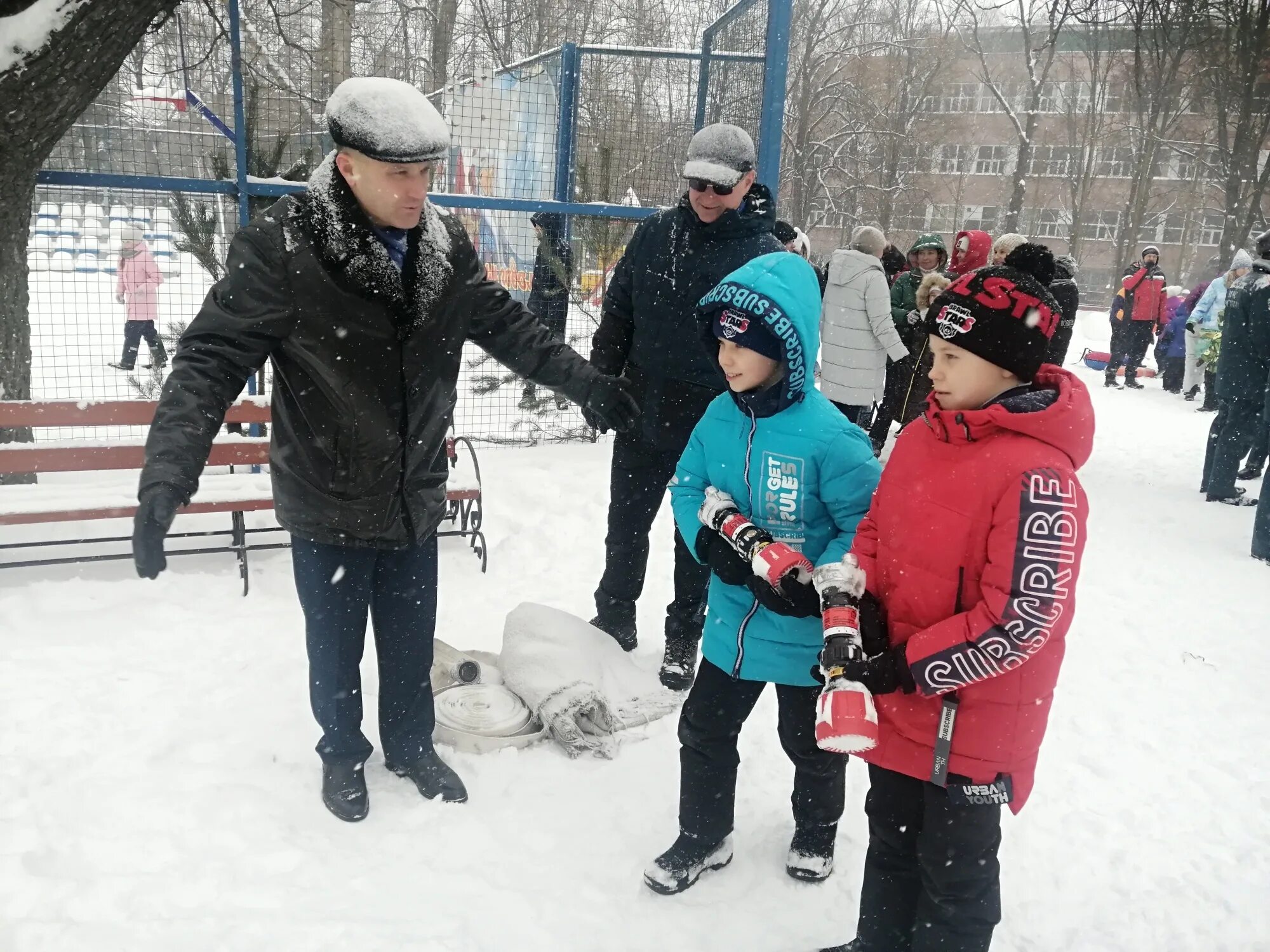 Новости дня курск. Новогодние каникулы. Новогодние праздники гуляния. Рождественские гуляния. Новогодние праздники продолжаются.