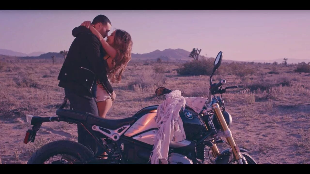 Into you song. Ariana grande into you. ariana grande into you обложка.