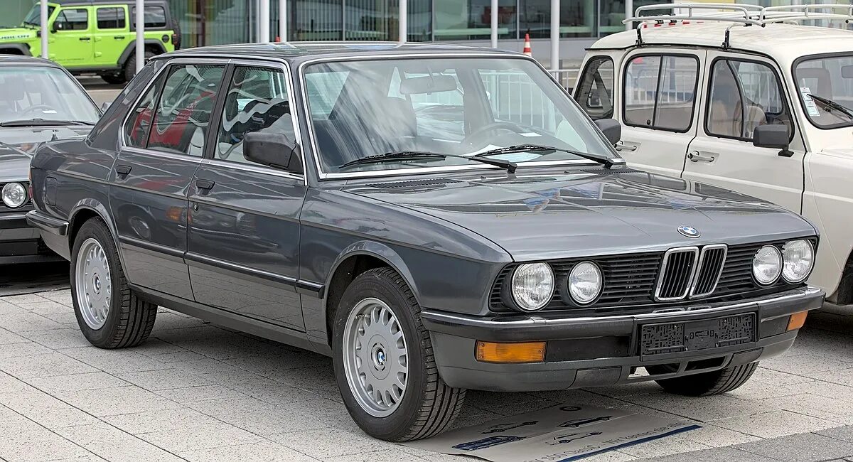28 28 535. BMW e28 535i. БМВ 520 1986. BMW 535 1986. BMW e28 535i 2021.