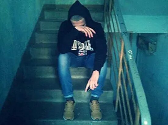 В падике. В забытом падике. В забытом падике. В забытом падике. Песня в забытом падике дом возле садика.