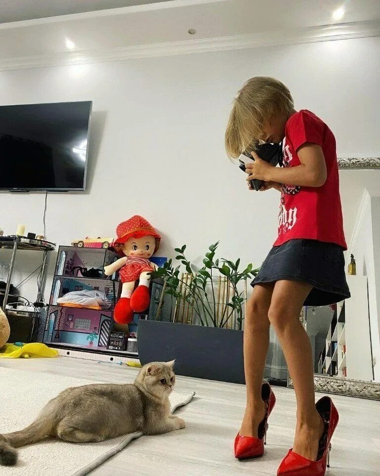 алиса тимуровна юнусова. какая дочь алиса. алёна шишкова фото в детстве. какая дочь алиса. алиса тимуровна юнусова.