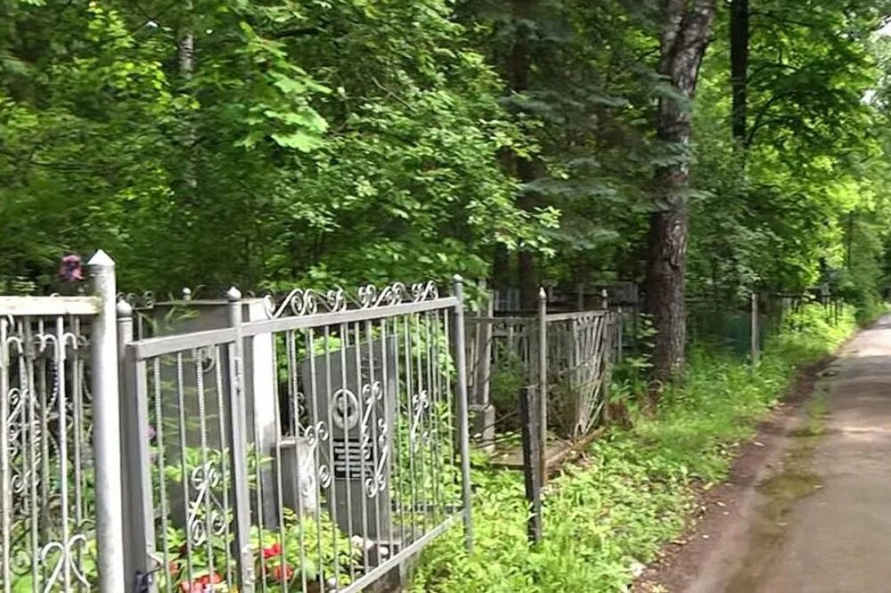 Федяково кладбище нижний новгород. Нижегородское кладбище нижний новгород. Место на кладбище нижний новгород. Нижегородское кладбище нижний новгород. Ясеневское кладбище знаменитости.