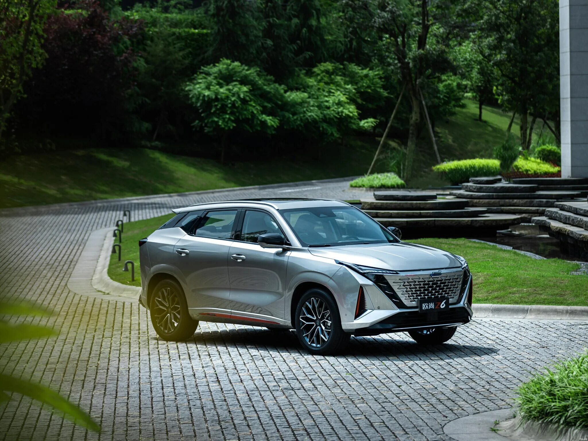 Менее новый. Changan oshan z6. кроссовер oshan z6. лексус 2022. лексус новый 2022.