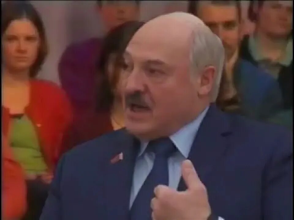 Лукашенко нападение. Мемы с Лукашенко 2022. Лукашенко в меме я вам сейчас. Лукашенко Мем про нападение.
