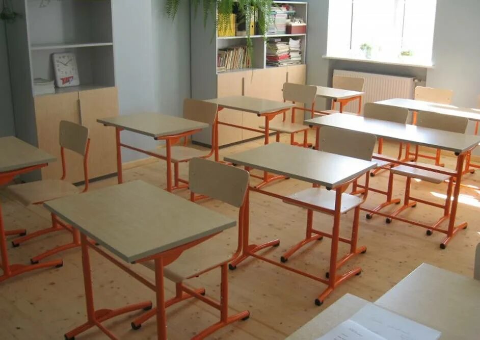Маркировка парт в школе 2023. Мебель для образовательных учреждений. Парты для начальной школы. Мебель для школьного класса. Современная мебель для школы.