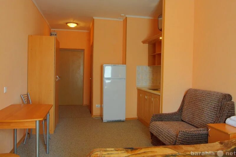 Универ новая общага ступни кристины. Красивые девушки в общежитии. Девочки из общежития. Женское общежитие. Девушки в общежитии.