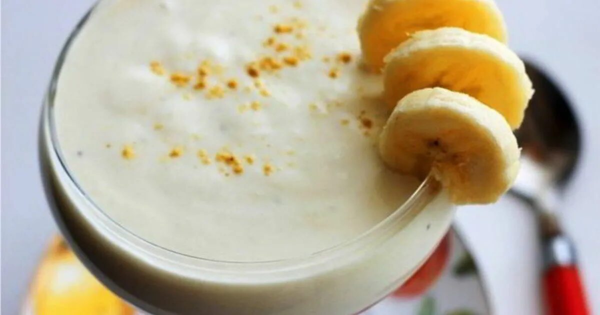Десерт из банана и сгущенки. Банановый крем. творог с бананом. творожно банановый десерт. творог с бананом и медом.