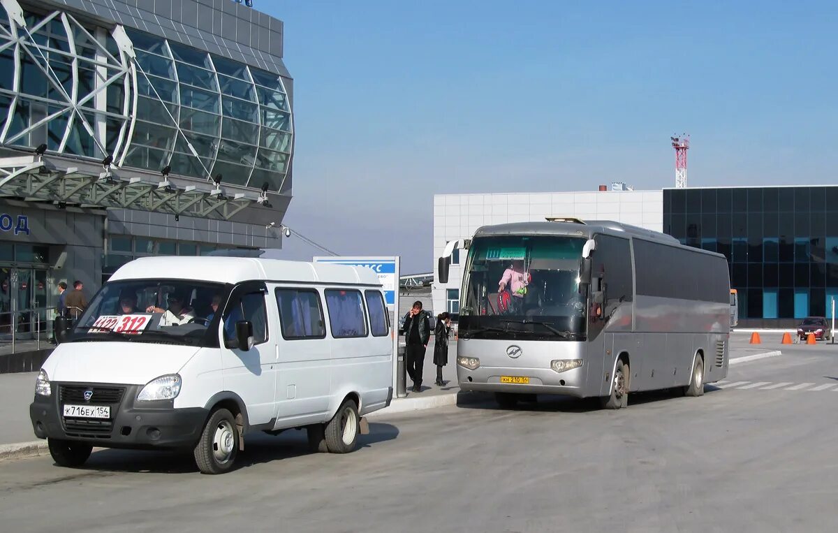 Купить билет на автобус новосибирск аэропорт. Higer klq6129q. Фотобус Higer 6129. Автобус Новосибирск аэропорт Толмачево. 111э Новосибирск.