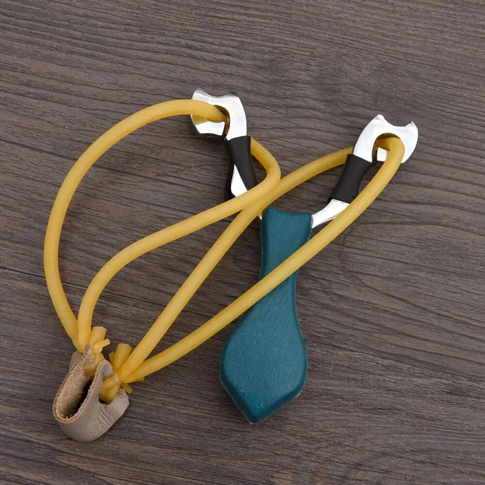 Из резинок на рогатке. Рогатка из подручных средств. Как сделать рогатку без резинки. Как сделать рогатку без резинки. Резиновая рогатка катапульта.